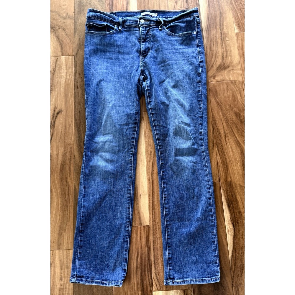 Levi's 314 Shaping Straight Women's Medium Wash Denim Jeans 5-Pocket. Size 32/30